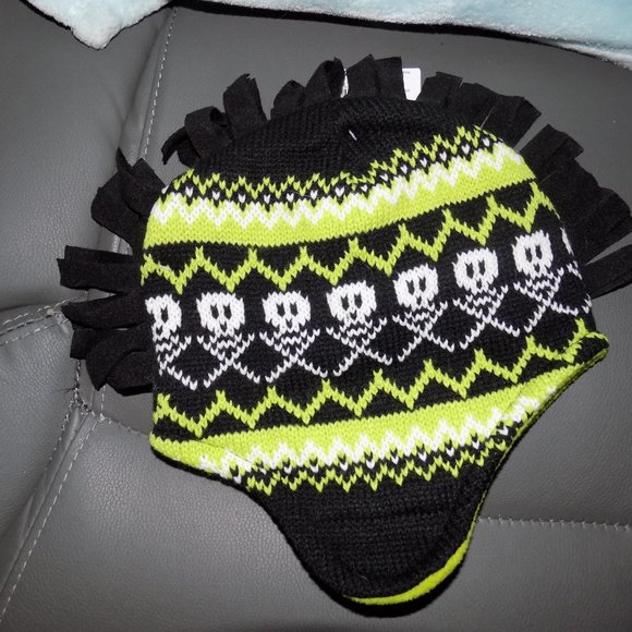 Healthtex Black Soot Design Hat & Glove Set NEW - Picture 3 of 3